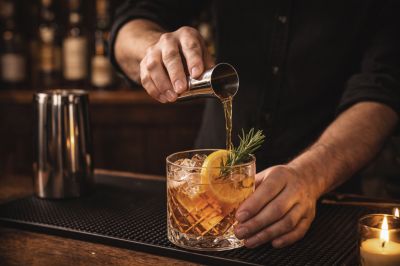 Unwind at a Friendly Wheelchair Accessible Venue i